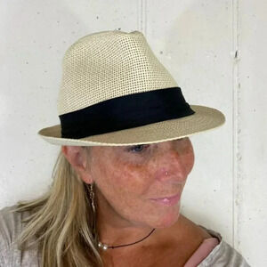 Off white & black summer fedora‎